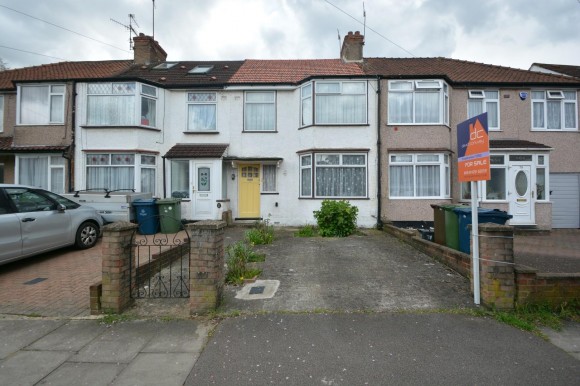 View Full Details for Roxeth Green Avenue, Harrow, HA2 8AG