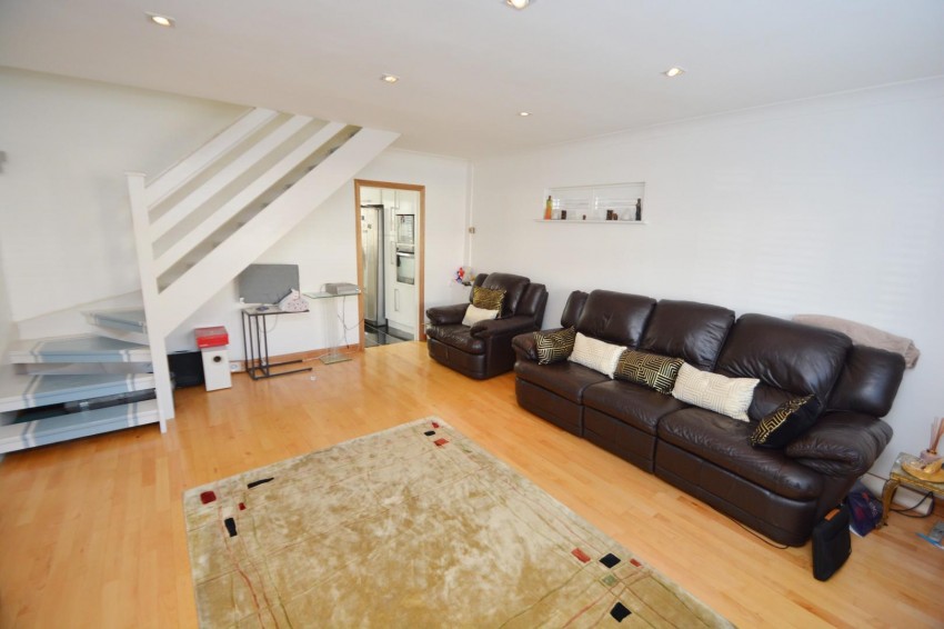 Images for Halsbury Road East, Northolt, UB5 4PY