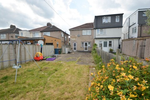 Click the photo for more details of Walton Avenue, Harrow, HA2 8QU