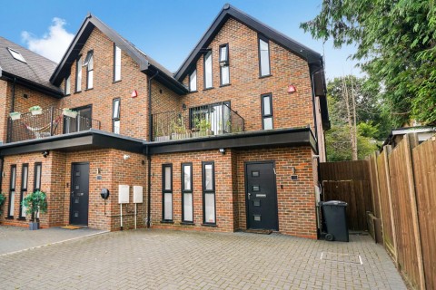 Click the photo for more details of Elstree Road, Bushey Heath, Bushey, WD23 4GL