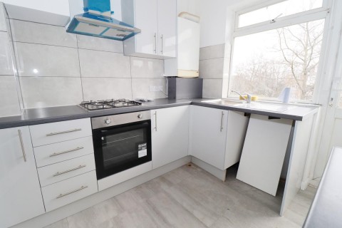 Click the photo for more details of Reading Road, Northolt, UB5 4PJ